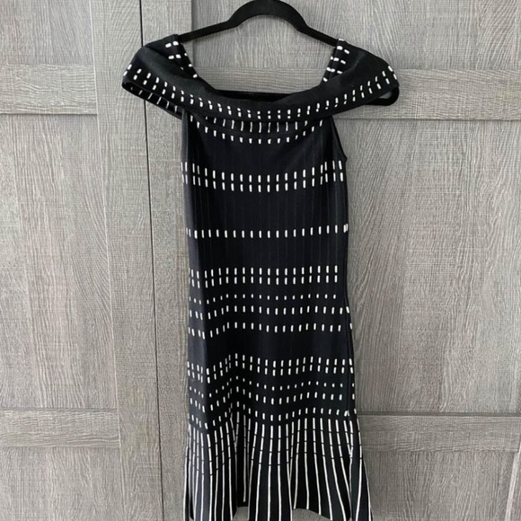 EverNew Dress - Picture 2 of 2